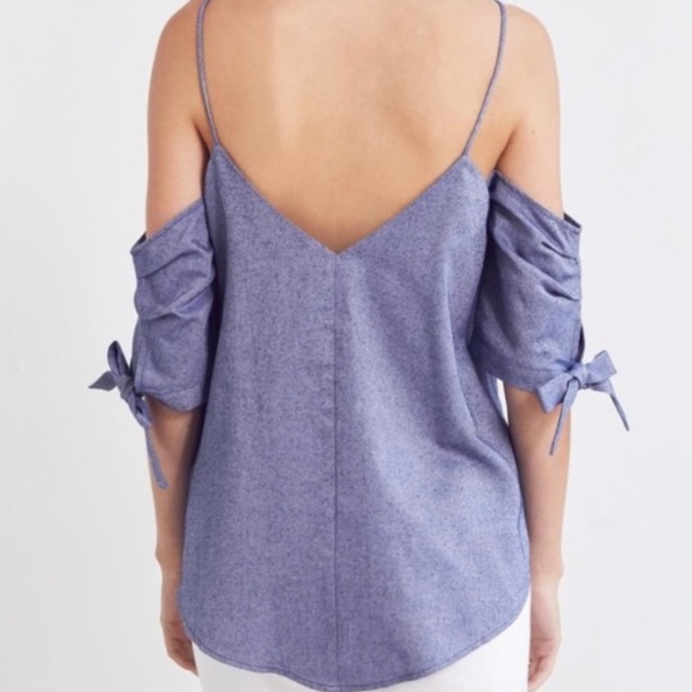 SILENCE + NOISE // UO Chambray Cold Shoulder Top - Picture 6 of 8